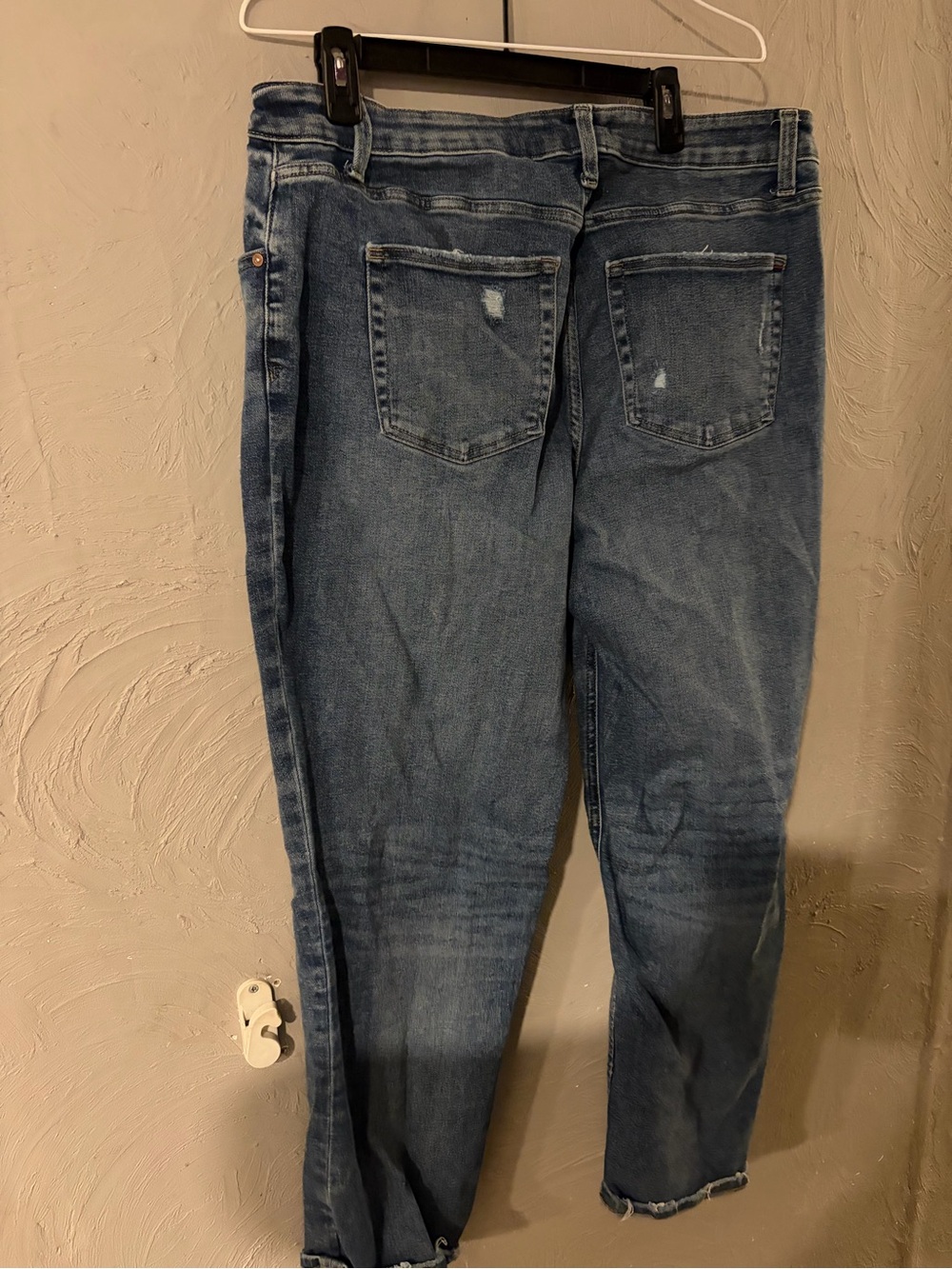 edge Boot-Cut Jeans in Medium Blue Wash